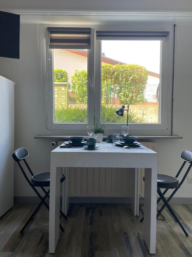 Dnn - Stylish Studio - Free Wifi, Netflix And Parking - Min Away To Basel And Airport - Dishwasher, Washing Machine แซ็ง-ลุยส์ ภายนอก รูปภาพ